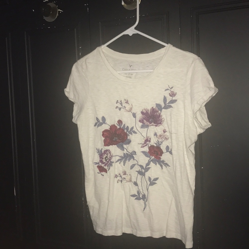American Eagle flower blossom t-shirt